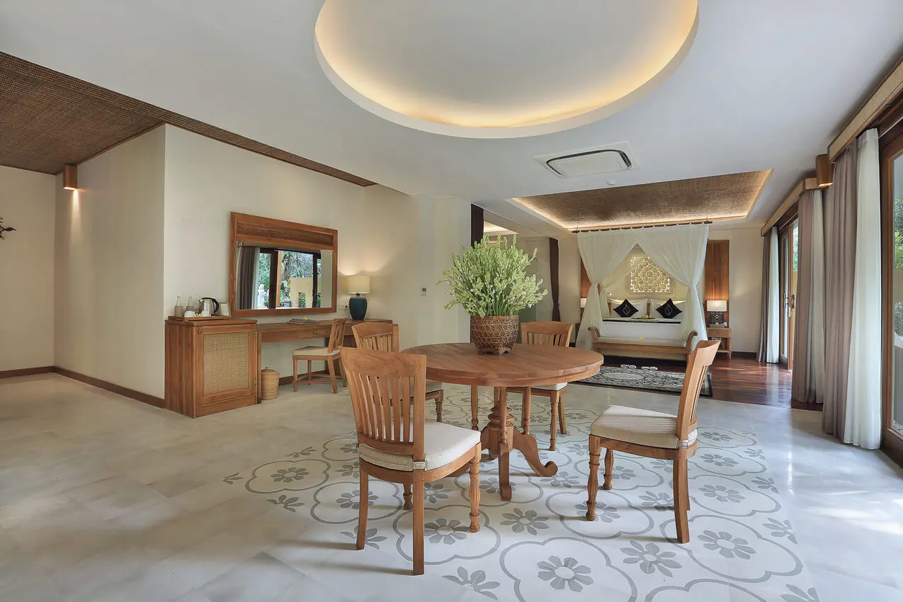 Royal_Suite_With_Spa_Bath29